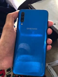 SAMSUNG A50