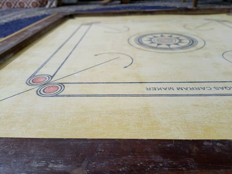 Good Condition Carrom Board 4