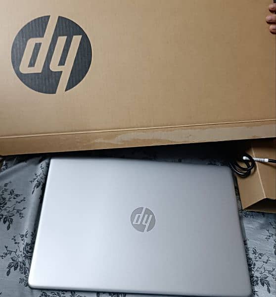 HP 15s 12 Generation Core i3 4