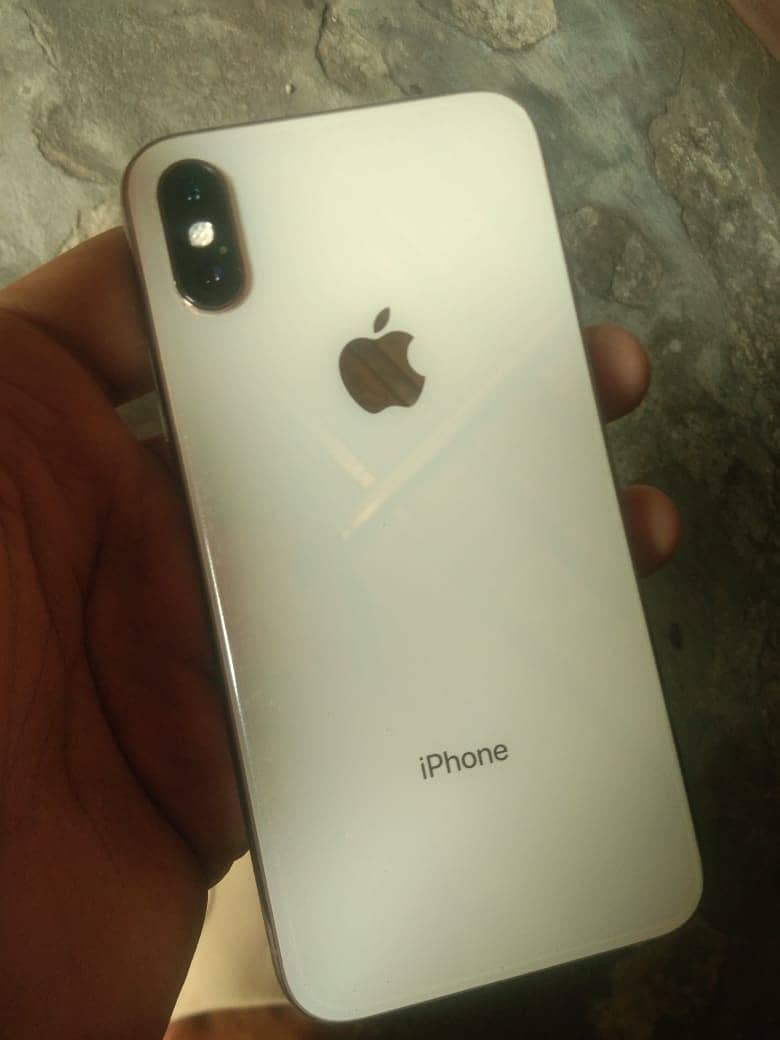 iPhone XS 256gb Goldan colour 10/10 condition 2