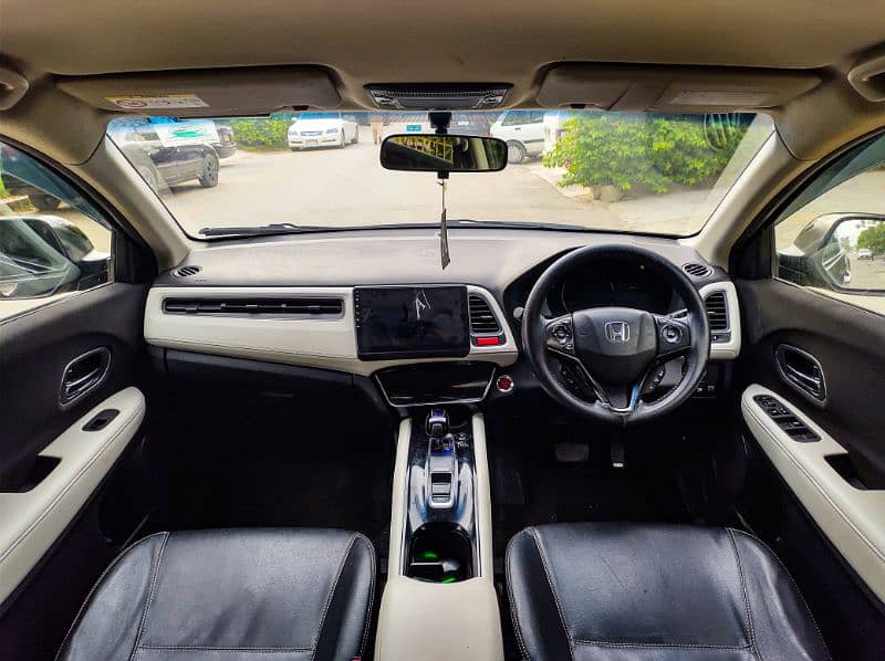 Honda Vezel X 2013/2015 (White Interior) 6