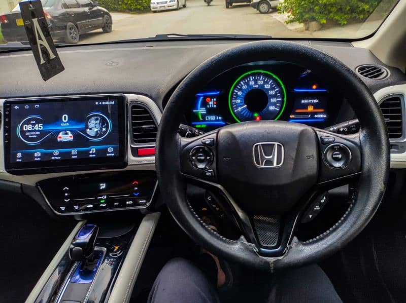 Honda Vezel X 2013/2015 (White Interior) 10