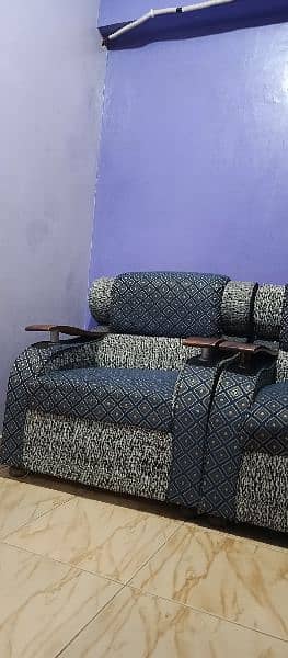 urgent I'm selling my 6 seater sofa set 2