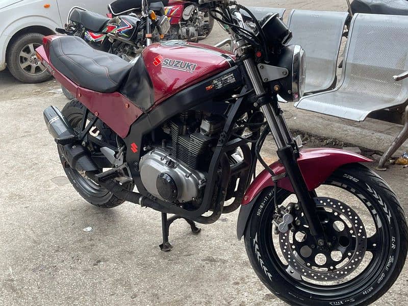 Suzuki GS 500 0