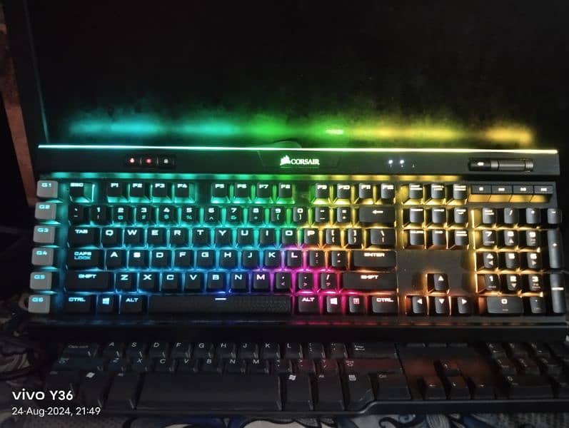 Corsair K95 Platinum keyboard 5