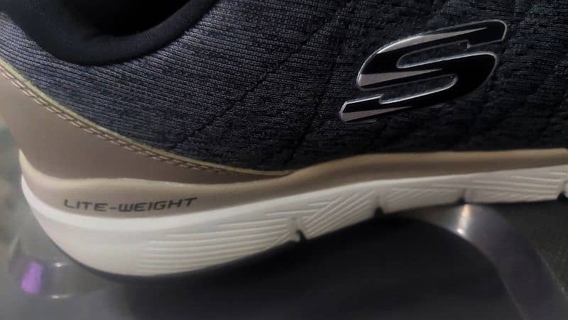 sketchers| light weight joggers| Euro 41/Usa8 1