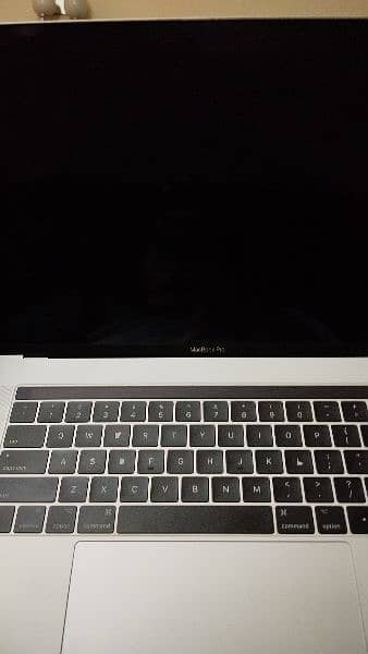 Macbook Pro 2017 15.4" inch Touchbar Core i7 16/256gb 2