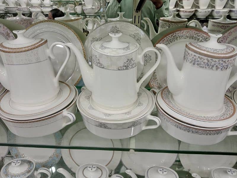 61 pic Dinner Set bone china 4