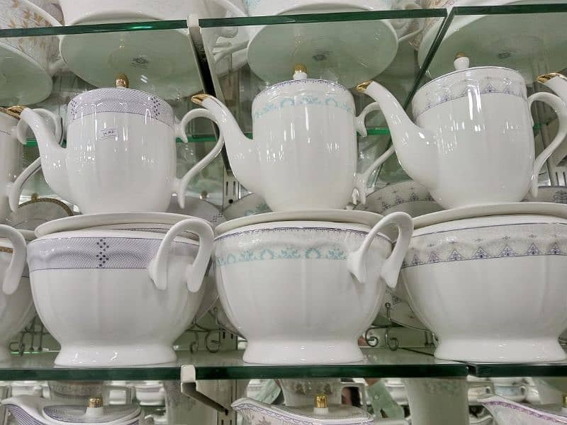 61 pic Dinner Set bone china 12