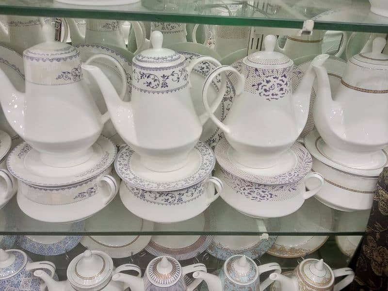 61 pic Dinner Set bone china 16