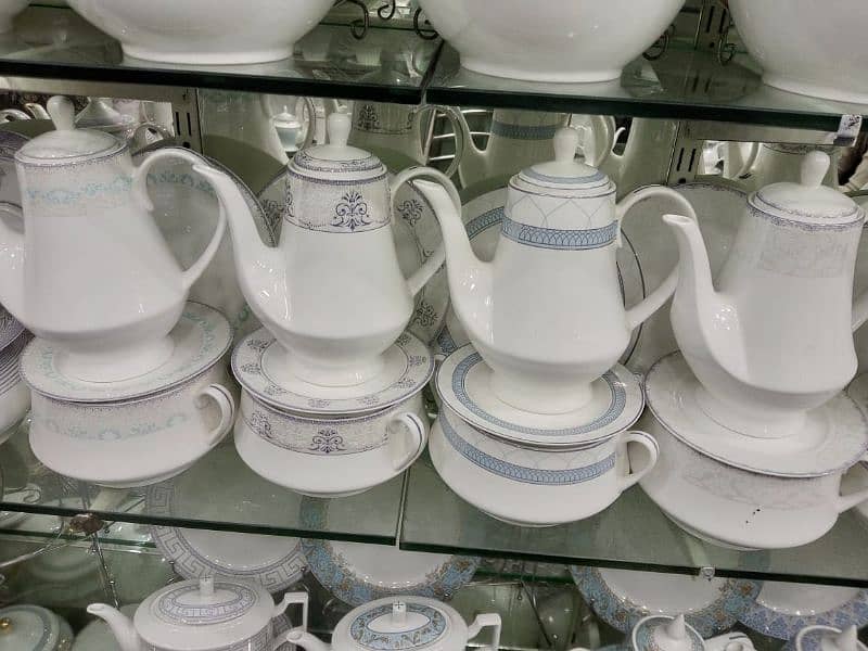 61 pic Dinner Set bone china 17