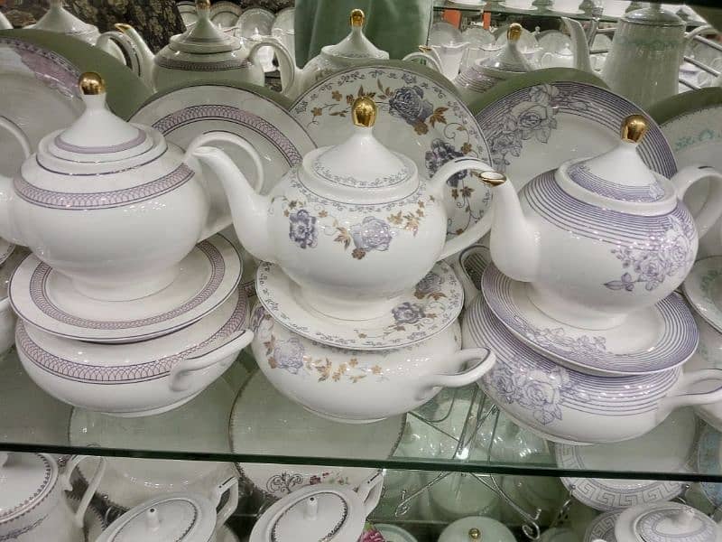 61 pic Dinner Set bone china 18