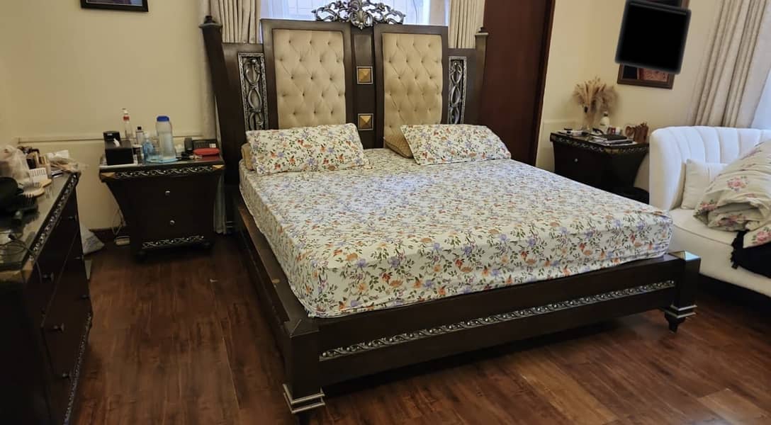 wood bed set with mattresss 5