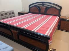 Dyar Wood - King Bed & Dressing Set