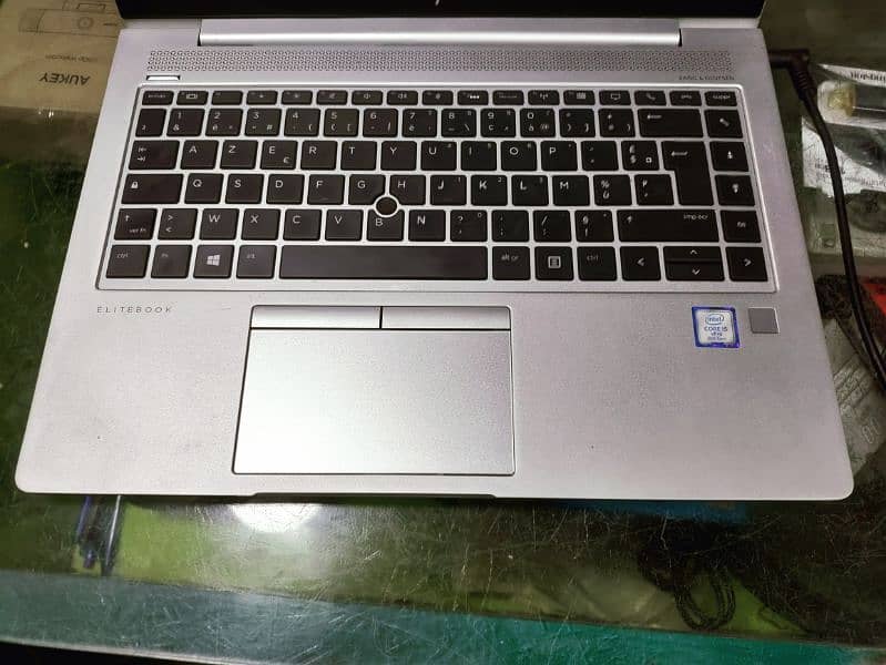 HP elitebook 840 g6 7