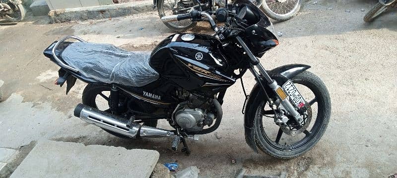 Yamaha YBR 125 2023 4