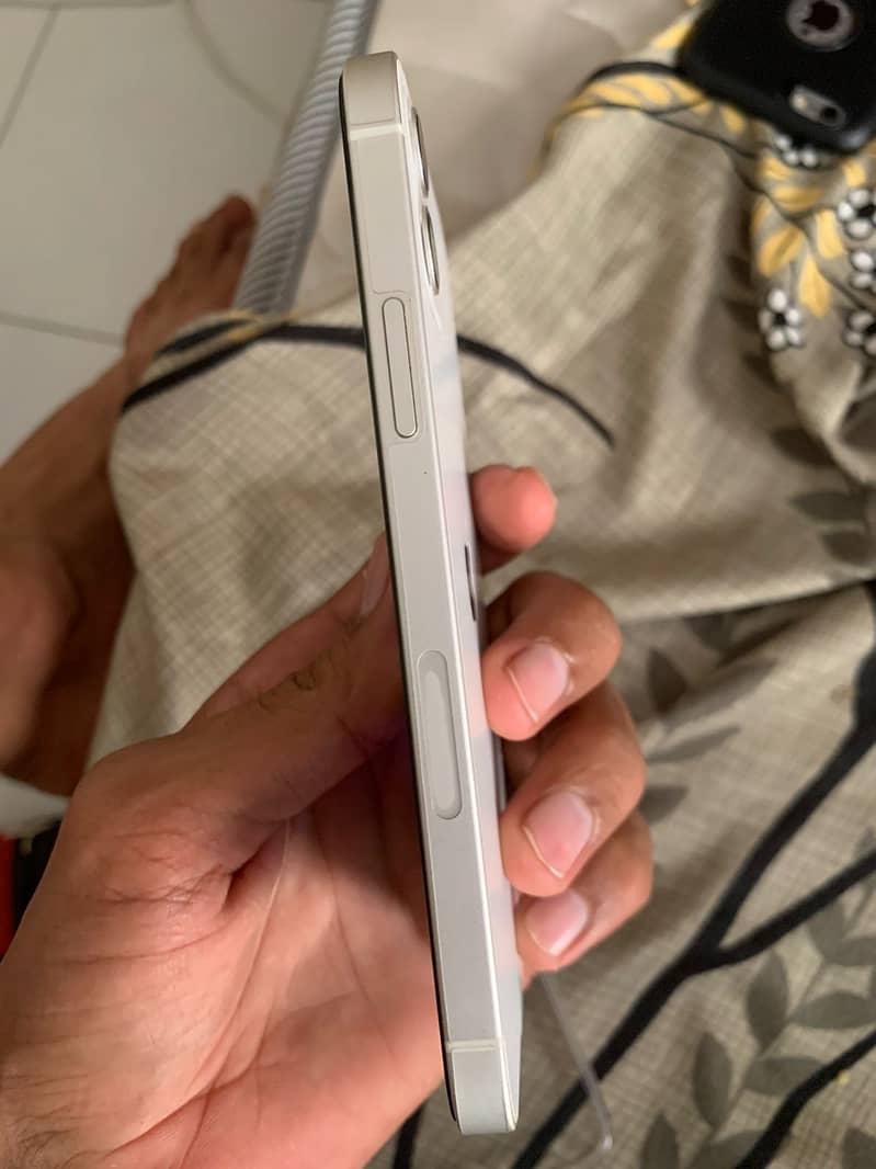 iPhone 12 white color, Non pta LLA model, condition 10/10, BH 79 1