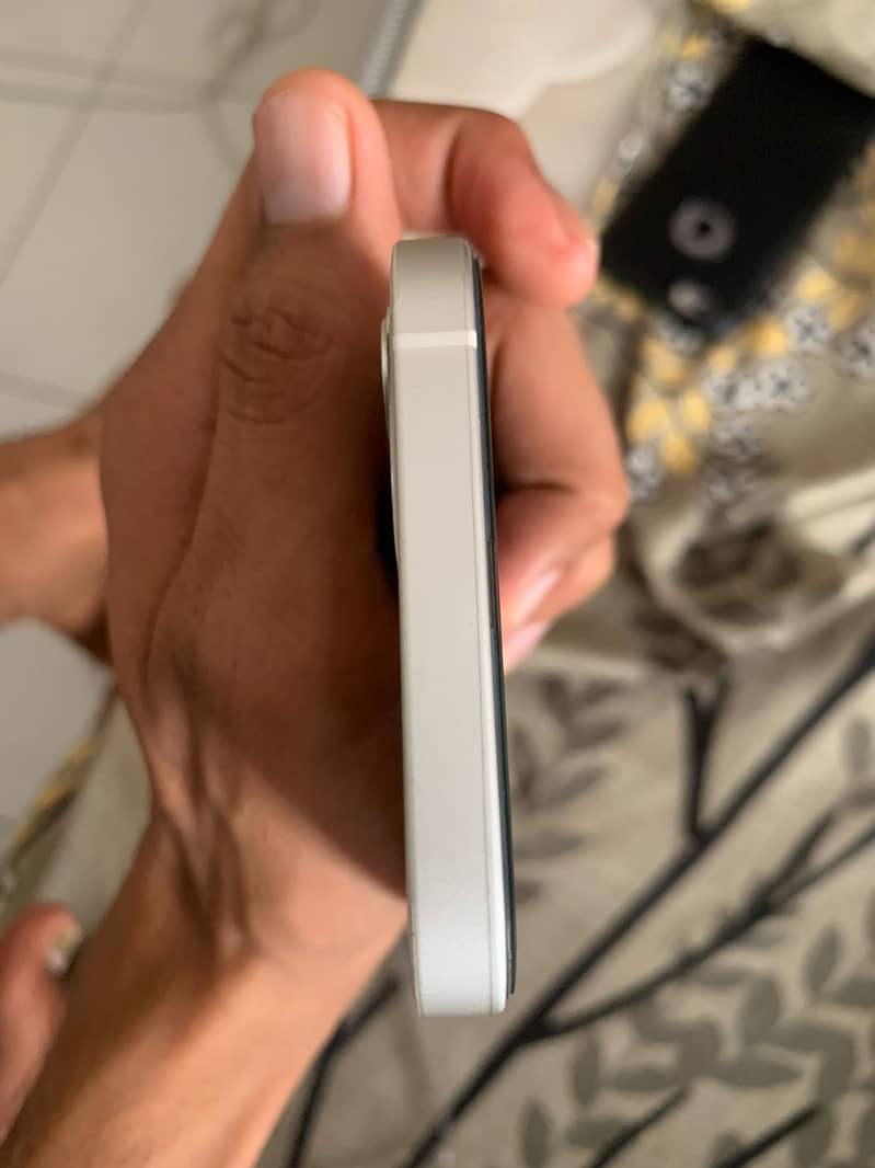 iPhone 12 white color, Non pta LLA model, condition 10/10, BH 79 3