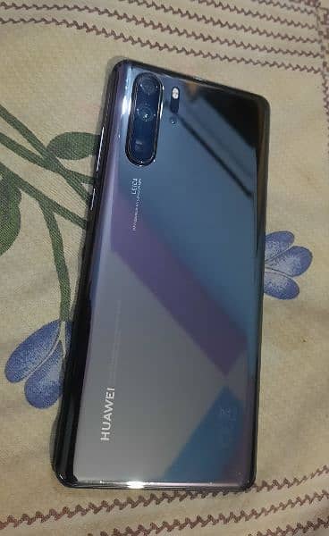 Huawei P30 Pro 8GB RAM 256 GB Storage Dual Sim 5