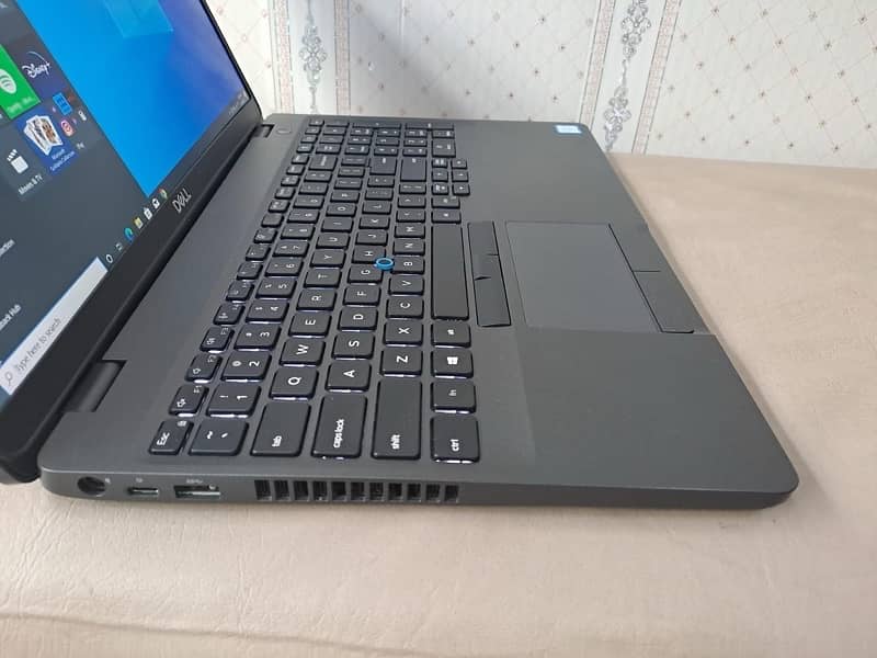 Dell Latitude 5500 -Core i7 8th Gen  -16gb Ram (DDR4) -256gb NVME SSD 3