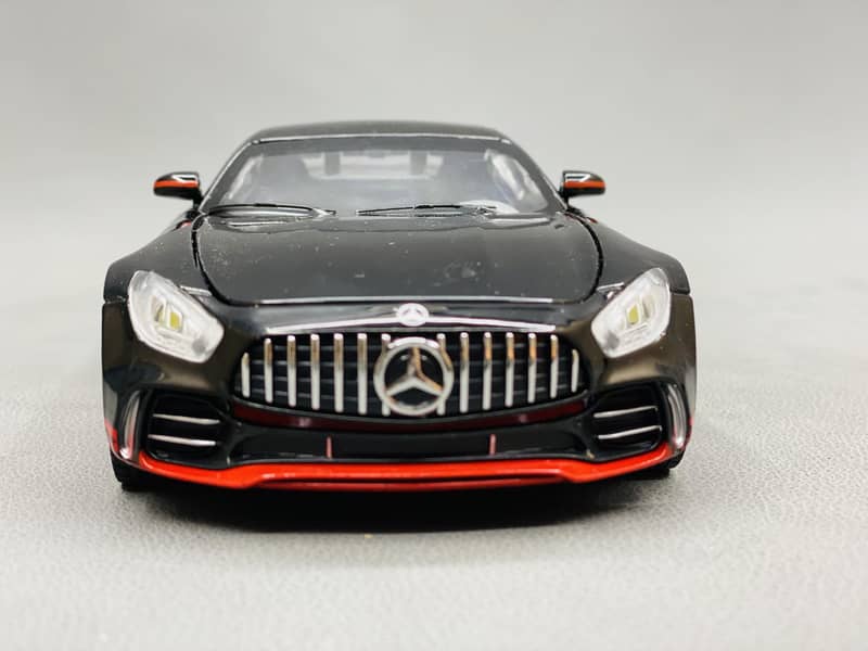 Mercedes-Benz GT AMG Scale 1:24 Diecast Model Metal body car 0