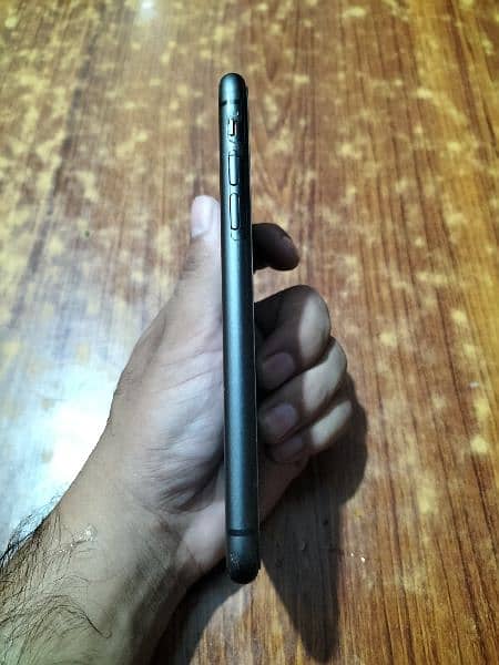 Iphone 11 Black Colour 4