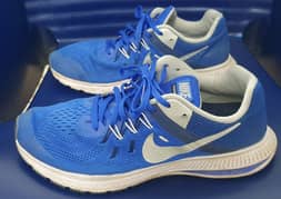 NIKE ZOOM size 42