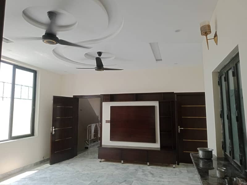 Brand new House Basement and Ground Both Portion For Rent in G-16 near to markaz mini commercial Masjid Best location more many options available 14