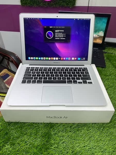 APPLE MACBOOK AIR 2017 WITH BOX 10/10Us Whatsapp 03215984936 3