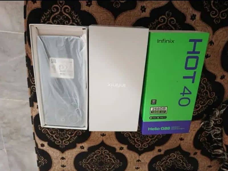 Infinix Hot 40   8/256 2