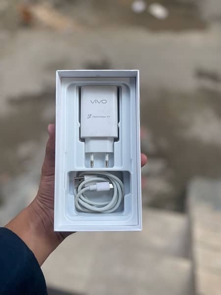 vivo s1 official pta approved with original charger + box 1