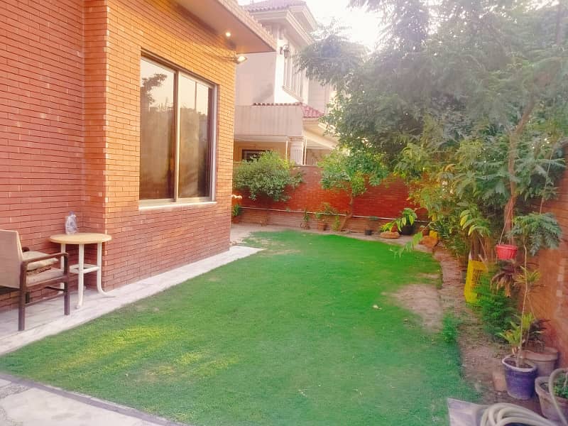 Near Gold Crest Mall- Fully Furnished 10 Marla Adorable Bungalow For Rent in DHA Phase 4 Lahore 24