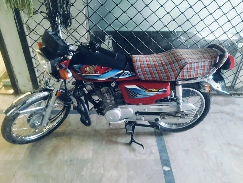 Honda CG 125 / 2024 Karachi Reg 3