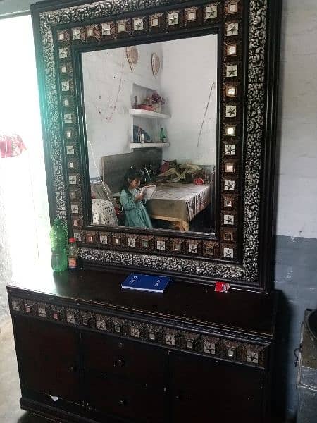 dressing table 3