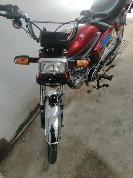 Bike for sale on my name Islamabad Golden 2 digit nmbr for sale 9