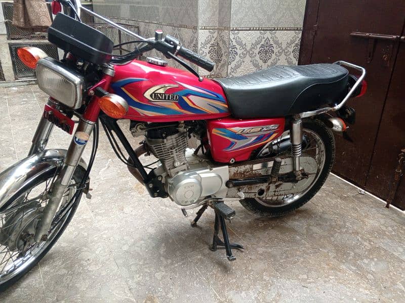 united 125 model 2022 bike ma khuay km nhi hai bhot km hi use ki h 9