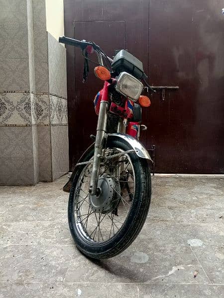 united 125 model 2022 bike ma khuay km nhi hai bhot km hi use ki h 12