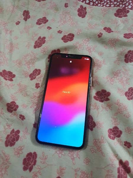 iPhone 11 Pro 256GB NON Active Gold Color 2