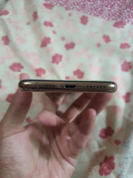 iPhone 11 Pro 256GB NON Active Gold Color 11