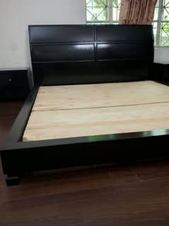 bed/bedset/kingsize double bed/wooden bedset /dressing table