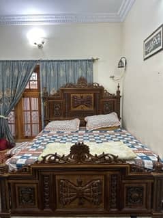 almost new Bed, Singhar maize and 2 side Tables is for sale