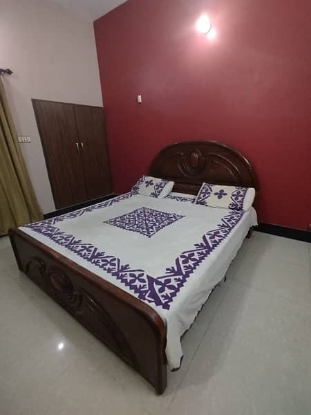 king size bed used but in good condition 0