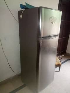 Selling Dawlance Refrigerator