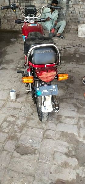 Honda CD 70 6