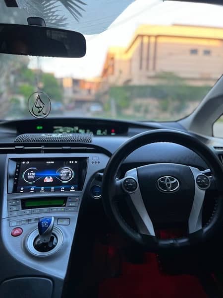 Toyota Prius 2014 excellent condition 10