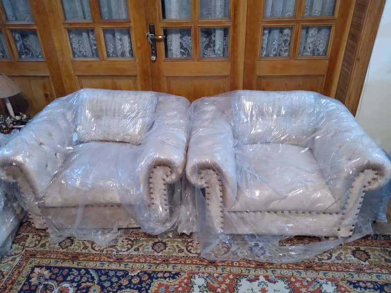 Chesterfield 7 seater sofa 4