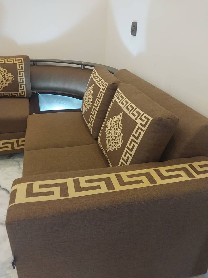 Sofa set / L Shape sofa / Cheaster sofa / 5 seater sofa/table corner. 1