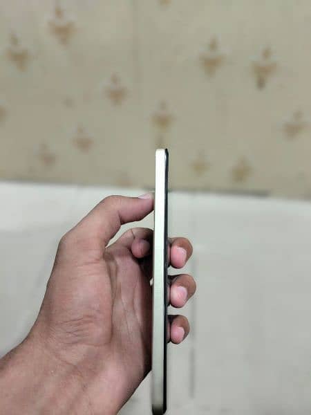 Vivo Y35 4