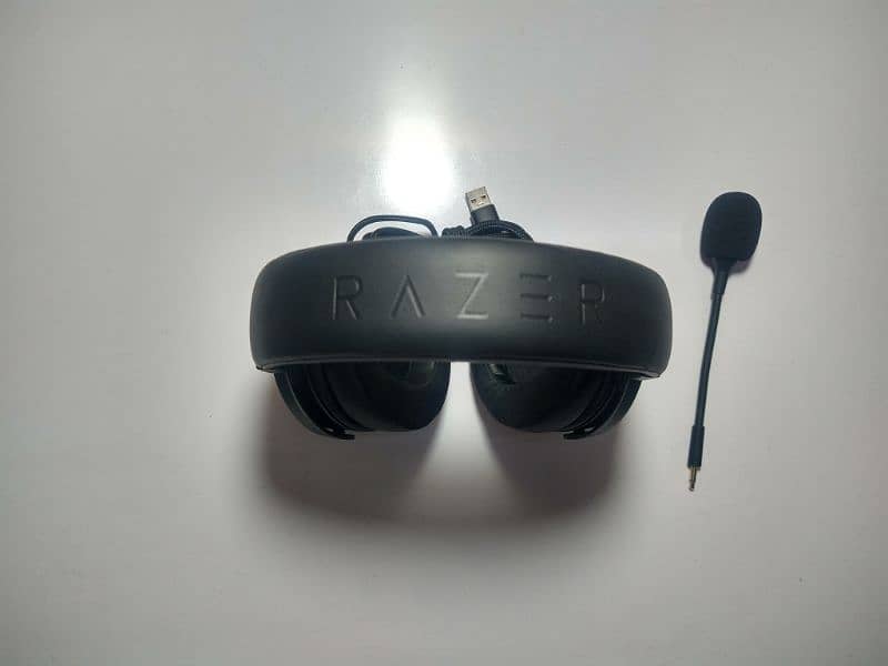 Razer Kraken V3 Pro HyperSense Wireless Gaming Headset w/Haptic 2