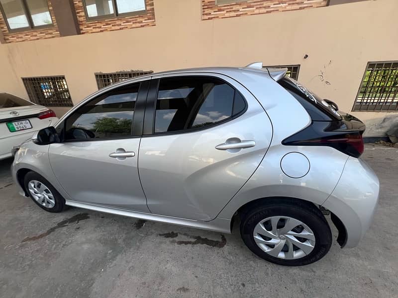 Toyota Yaris 1000 3